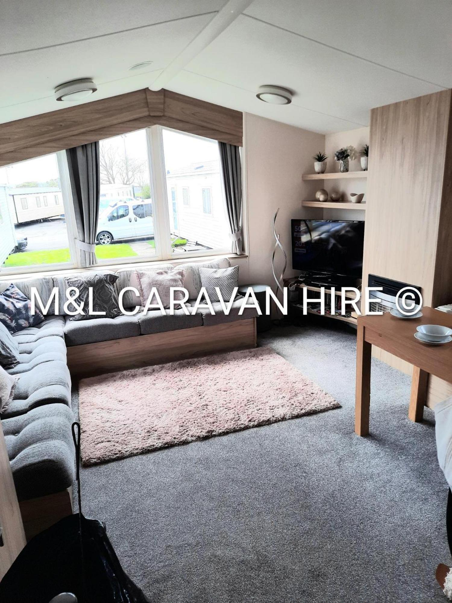 Blue Dolphin Holiday Park Gristhorpe Exterior foto